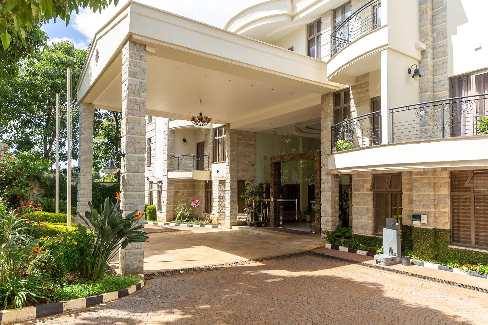 Alba Hotel Meru Exterior photo