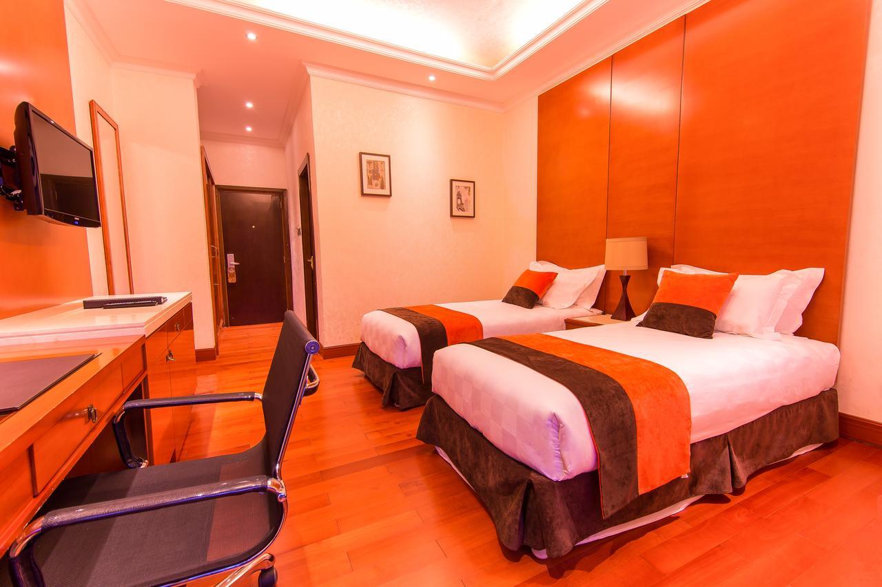Alba Hotel Meru Exterior photo