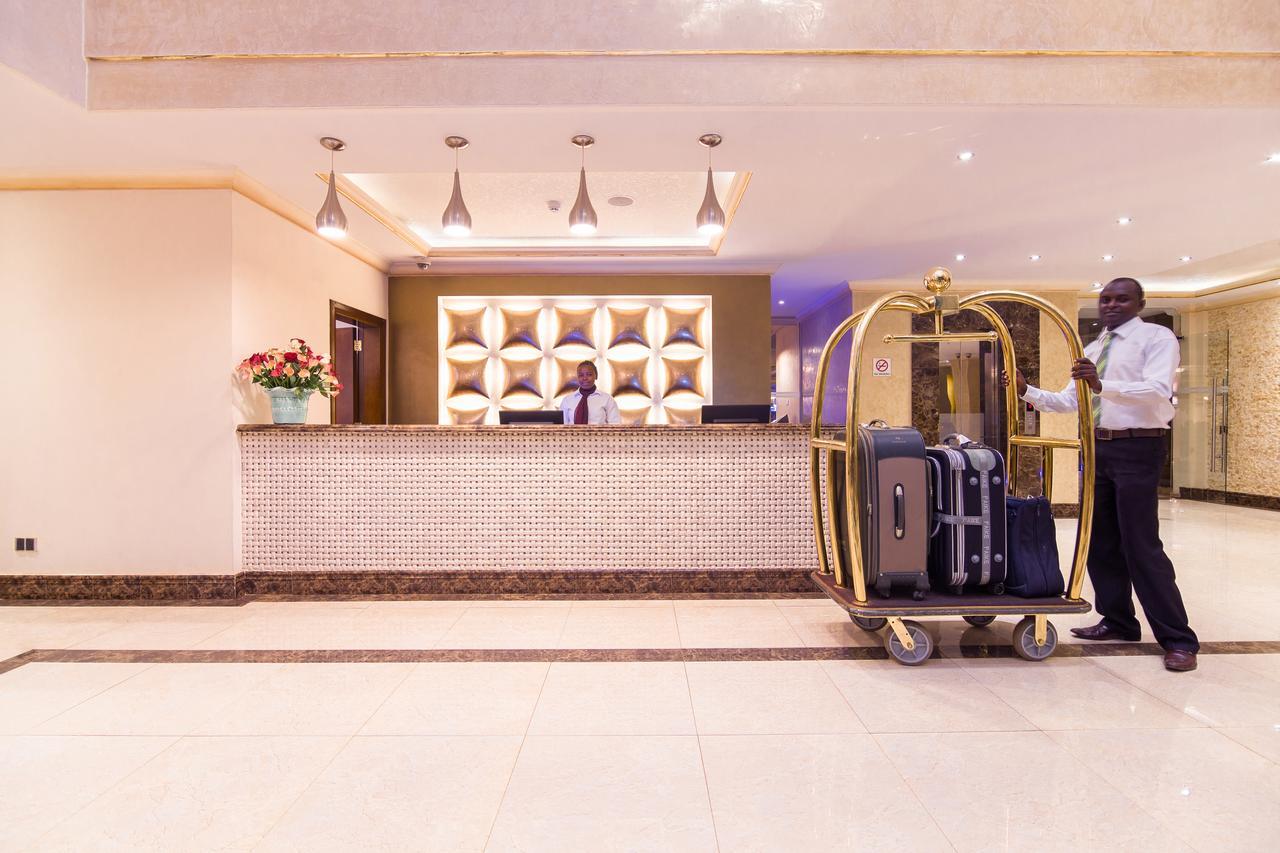 Alba Hotel Meru Exterior photo